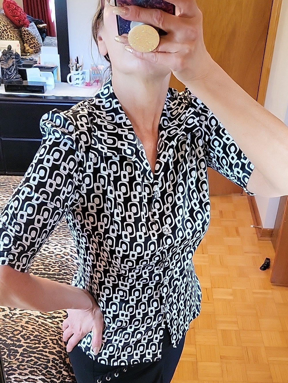 LIKE NEW! Black & White Abstract Geometric Button-Up Blouse, Sparkling Buttons S